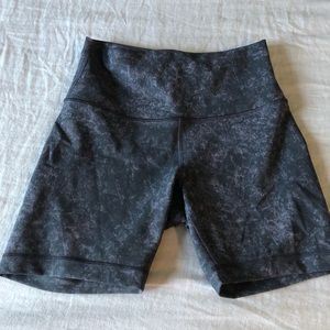 Lululemon compression short